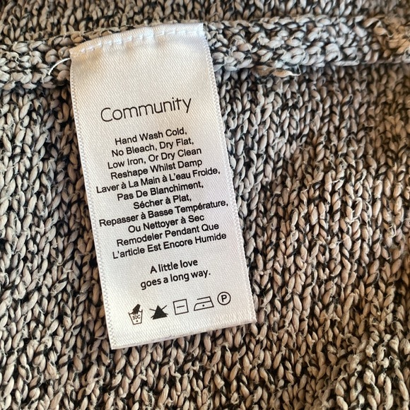 Aritzia Community short sleeve cardigan size Xs/s - Picture 3 of 5